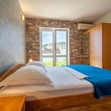 Apartmani Petracie Drvenik  Exterior foto