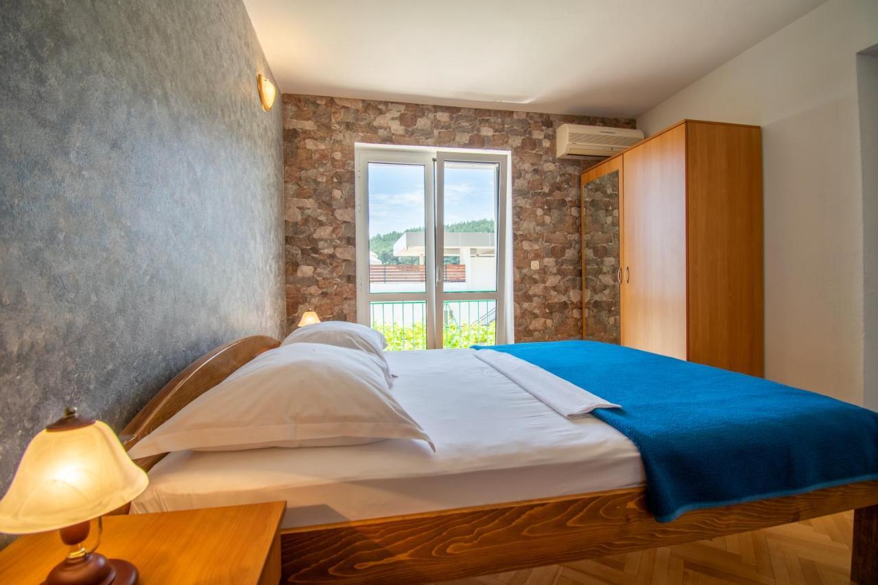 Apartmani Petracie Drvenik  Exterior foto